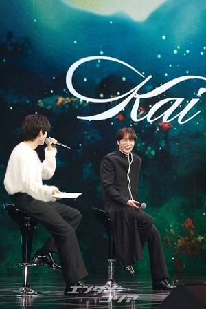 【フォト】EXOスホ＆カイ、和気あいあいの雰囲気