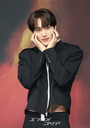 【フォト】招集解除されたEXOカイ、控えめなセクシーさでカムバック
