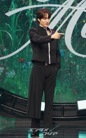 【フォト】招集解除されたEXOカイ、控えめなセクシーさでカムバック