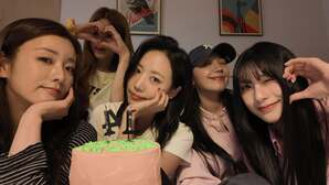 Apink 完全体でデビュー14周年をお祝い「いいね」