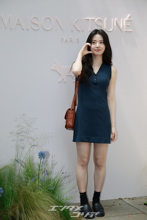 【フォト】シン・シア、ノースリーブのワンピ姿がラブリー