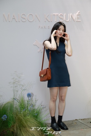 【フォト】シン・シア、ノースリーブのワンピ姿がラブリー