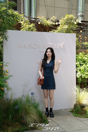 【フォト】シン・シア、ノースリーブのワンピ姿がラブリー