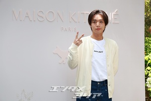 【フォト】パク・ジフン、カーディガンで完成した「彼氏コーデ」