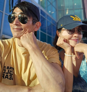 チャ・インピョ&シン・エラ、結婚30周年でハワイ旅行…変わらぬ愛情アピール