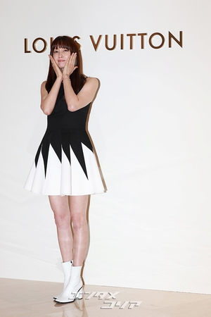 【フォト】イ・ナヨン、本当に46歳？　相変わらずの童顔＆驚くべきスタイル