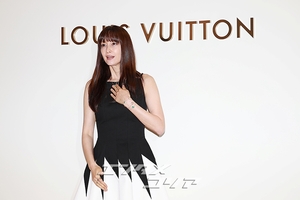 【フォト】イ・ナヨン、本当に46歳？　相変わらずの童顔＆驚くべきスタイル