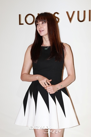 【フォト】イ・ナヨン、本当に46歳？　相変わらずの童顔＆驚くべきスタイル