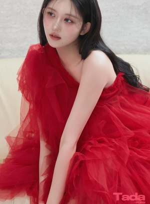 【フォト】IVEガウル、中国のファッション誌創刊号の表紙を飾る