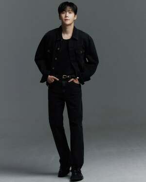 【フォト】清純＆シックなキム・ソンホ、カリスマあふれる新プロフィール写真公開