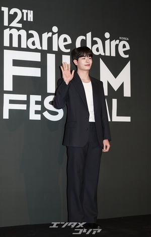 【フォト】チョン・ミンギュ、女心を刺激するソフトな眼差し