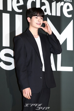 【フォト】チョン・ミンギュ、女心を刺激するソフトな眼差し