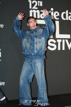 【フォト】栗原颯人＆空音央監督＆日高由起刀、みんな一緒にハートのポーズ