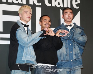 【フォト】栗原颯人＆空音央監督＆日高由起刀、みんな一緒にハートのポーズ