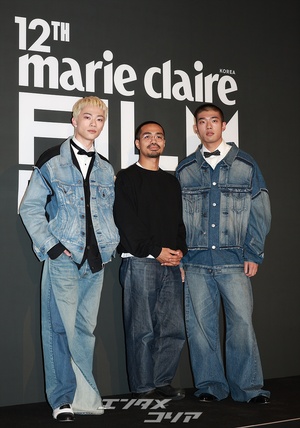 【フォト】栗原颯人＆空音央監督＆日高由起刀、みんな一緒にハートのポーズ