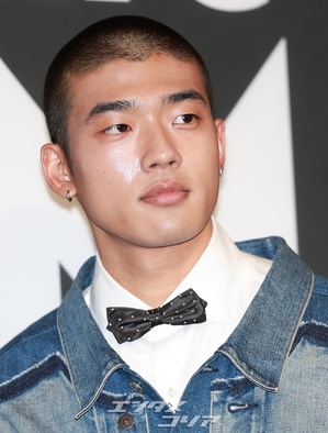 【フォト】栗原颯人＆空音央監督＆日高由起刀、みんな一緒にハートのポーズ