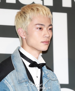 【フォト】栗原颯人＆空音央監督＆日高由起刀、みんな一緒にハートのポーズ