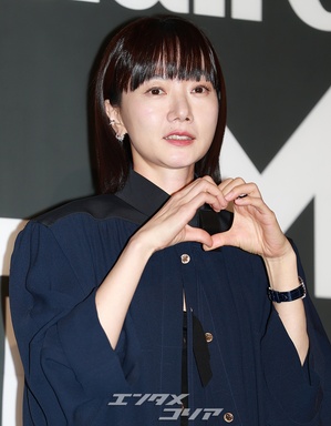 【フォト】45歳ペ・ドゥナ、人並みらなぬファッションセンス