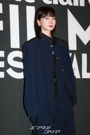 【フォト】45歳ペ・ドゥナ、人並みらなぬファッションセンス