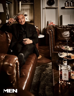 【フォト】秋山成勲　あふれる男らしさ…ウイスキーを楽しむゆとり