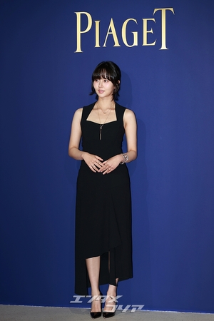 【フォト】優雅な黒ドレス姿のキム・ソヒョン