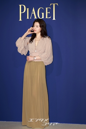 【フォト】チョン・ジヒョン、変わらぬ雰囲気の女神…クラシカルなジュエリーコーデ