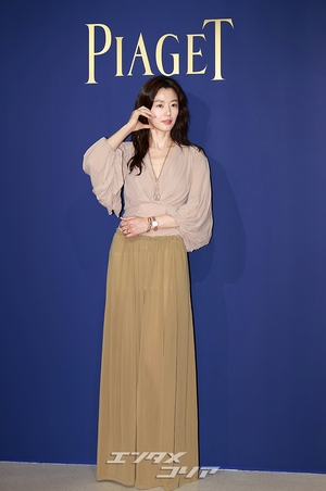 【フォト】チョン・ジヒョン、変わらぬ雰囲気の女神…クラシカルなジュエリーコーデ