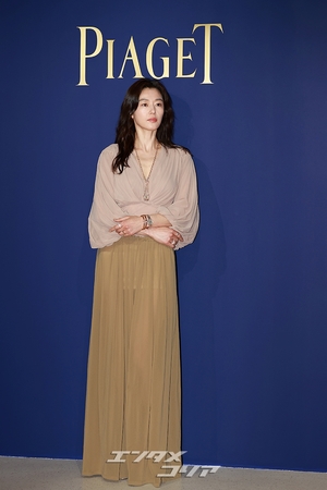【フォト】チョン・ジヒョン、変わらぬ雰囲気の女神…クラシカルなジュエリーコーデ