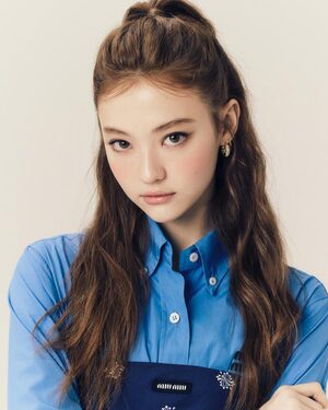 MEOVVエラ、「MIU MIU」のアンバサダーに抜てき…キッチュ&ラブリーな魅力アピール