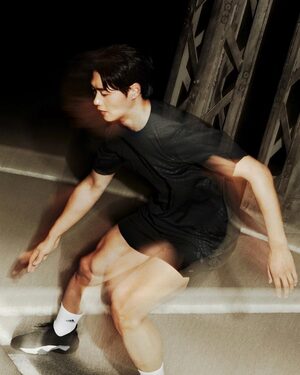 【フォト】フェンシング金メダリスト呉尚旭、アディダス・グラビアで「躍動する筋肉」披露