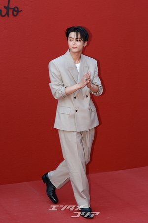 【フォト】ENHYPENジェイ「セクシーなまなざし」