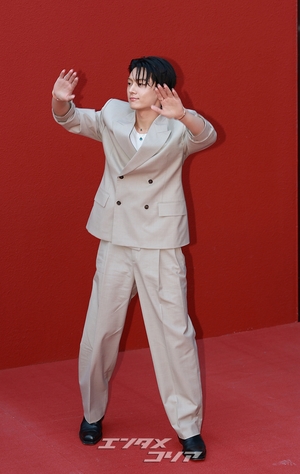 【フォト】ENHYPENジェイ「セクシーなまなざし」