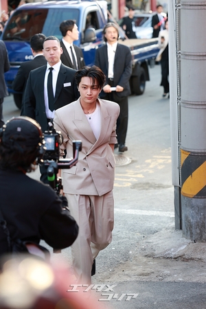 【フォト】ENHYPENジェイ「セクシーなまなざし」