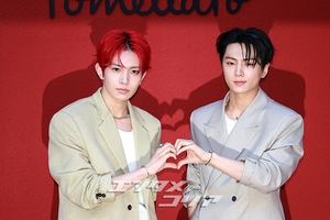 【フォト】ENHYPENヒスン＆ジェイ「2人で一つの手ハート」