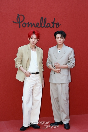 【フォト】ENHYPENヒスン＆ジェイ「2人で一つの手ハート」