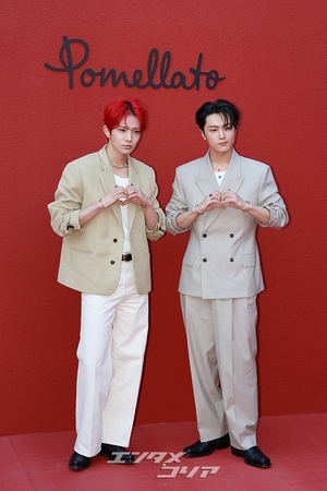 【フォト】ENHYPENヒスン＆ジェイ「2人で一つの手ハート」