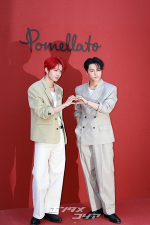 【フォト】ENHYPENヒスン＆ジェイ「2人で一つの手ハート」