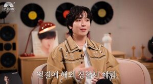 ジョン・ヨンファ、日本で路上ライブ中に警察署に連行されたエピソード告白