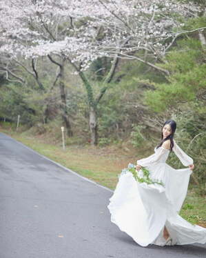 【フォト】チェ・ヨンチョン、映画顔負けのウエディング写真…お相手は判事