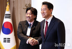 【フォト】ソウル市広報大使の委嘱を受けたエドワード・リー