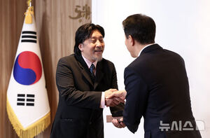 【フォト】ソウル市広報大使の委嘱を受けたエドワード・リー