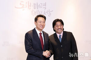 【フォト】ソウル市広報大使の委嘱を受けたエドワード・リー