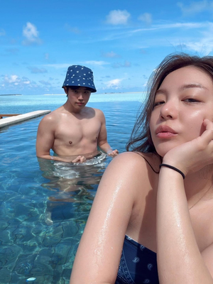 Ailee、夫チェ・シフンさんとペア水着 「新婚旅行の締めくくり」