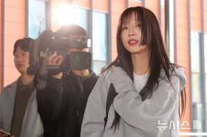 【フォト】告訴人調査のため江南警察署に出頭した大食い系ユーチューバーtzuyangさん