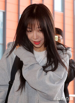 【フォト】告訴人調査のため江南警察署に出頭した大食い系ユーチューバーtzuyangさん