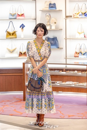 【フォト】イ・スギョン、華やかな総柄ワンピ＆ショートヘアがラブリー