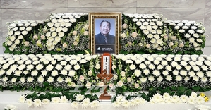 【フォト】ソウル聖母病院に設けられた「ポパイおじさん」こと故イ・サンヨンさんの祭壇