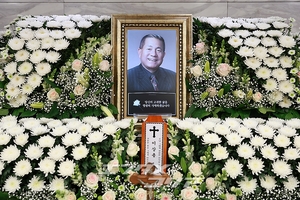 【フォト】ソウル聖母病院に設けられた「ポパイおじさん」こと故イ・サンヨンさんの祭壇