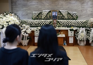 【フォト】ソウル聖母病院に設けられた「ポパイおじさん」こと故イ・サンヨンさんの祭壇