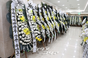 【フォト】ソウル聖母病院に設けられた「ポパイおじさん」こと故イ・サンヨンさんの祭壇